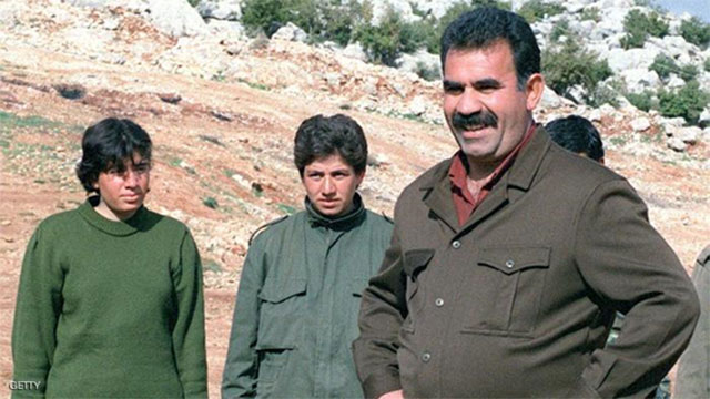عبد الله أوجلان مع مقاتلات من حزب العمال الكردستاني